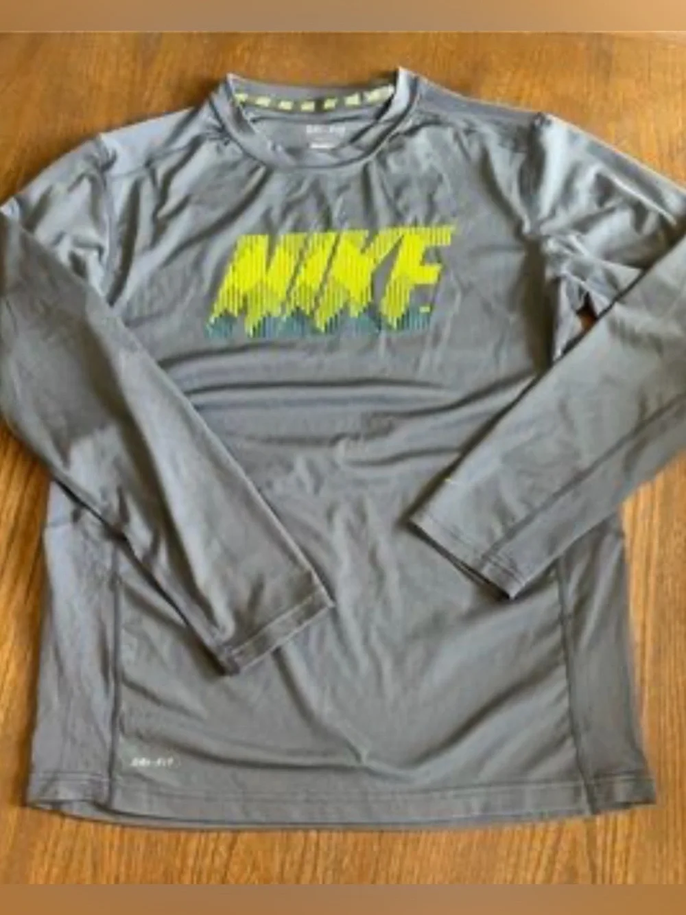 Nike Dri Fit Long Sleeve Performance Tee in Dark Gray Yellow Logo size 10 boy